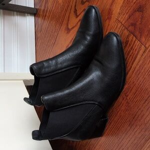 Black Naturalizer Boots